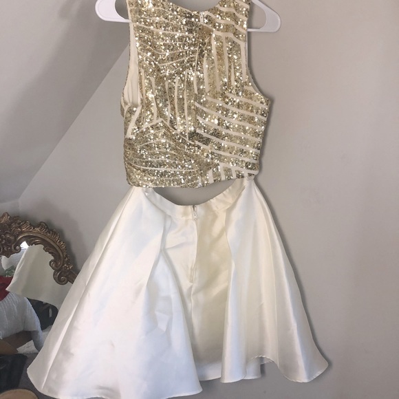 formal dress - Picture 2 of 4
